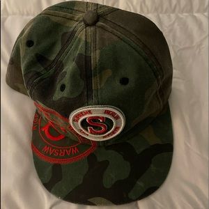 Supreme hat adjustable worn maybe 3 times very good condition
